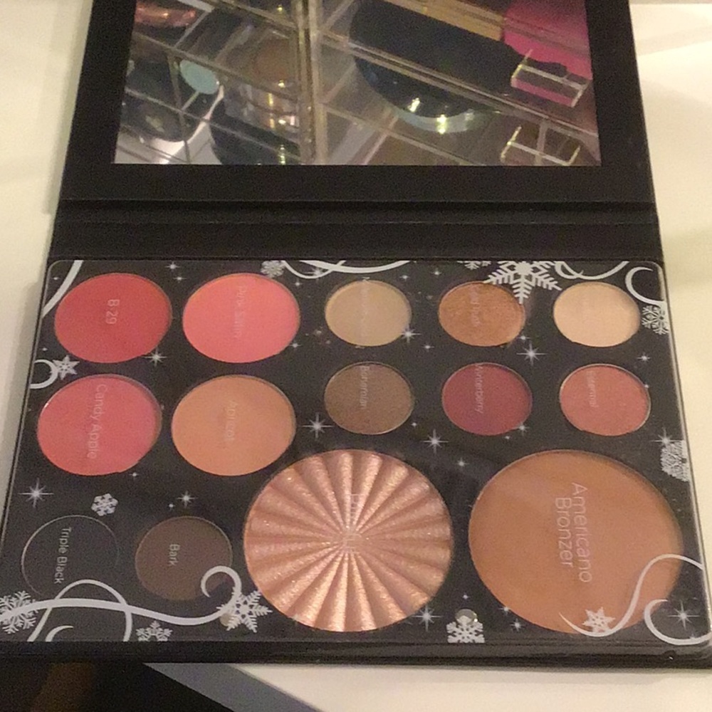 Ofra holiday palette new in box - Picture 3 of 3